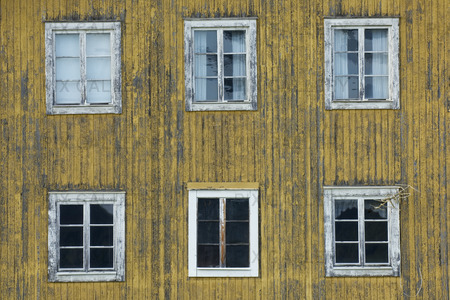 Fönster på ödegård, Hälsingland