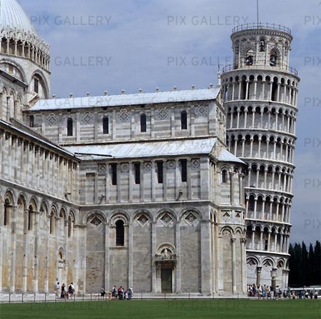 Lutande tornet i Pisa, Italien