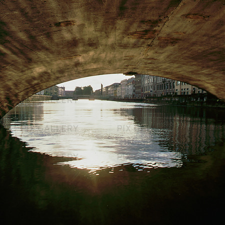 Under broarna i vallgraven ,Göteborg