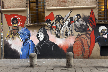 Graffiti wall art, Piazza Giuseppe Verdi, Bologna, Italien