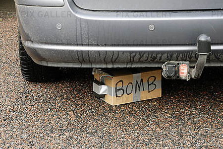 Bomb under bil