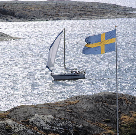 Segelbåt vid Svenska flaggan