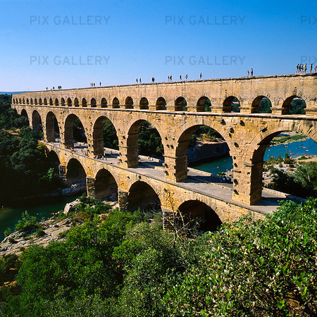 Akvedukt vid Pont Du Gare i Provence, Frankrike