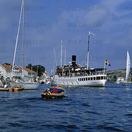 Skärgårdsbåt vid Marstrand, Bohuslän