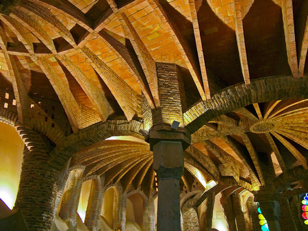 Detalj. Church of Sta. Coloma. (Arkitekt. A. Gaudi) Colonia Gell.Sta. Coloma de Cervell. Barcelona. spanien