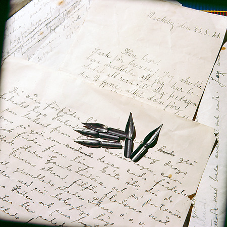 Äldre brev och skrivstift