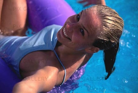 Kvinna i pool