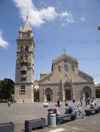 Katedralen i Messina på Sicilien, Italien