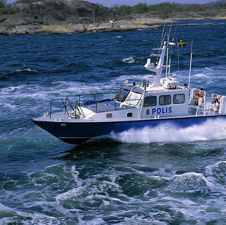 Polisbåt