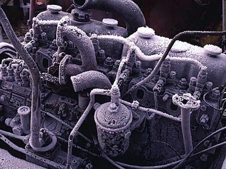 Frost på bilmotor
