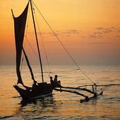 Fiskebåt i skymning, Sri Lanka