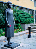 Staty Karin Boye på Avenyn, Göteborg