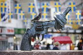 Skulptur Non Violence, Stockholm City