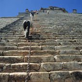 Pyramid of the Magician i Uxmal, Mexico