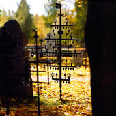 Järnkors på kyrkogård, Värmland