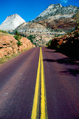 Highway genom Zion Nationalpark, USA