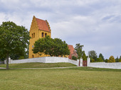 Holtug Kirke, Danmark