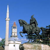 Staty i Tirana, Albanien