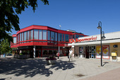 Hallstavik köpcentrum med ICA Supermarket