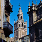 Klocktornet La Giralda i Sevilla, Spanien