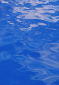 Blå vattenyta