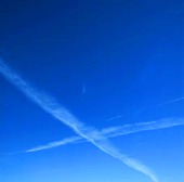 Airplane contrails