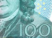 Detail of 100-konors banknote
