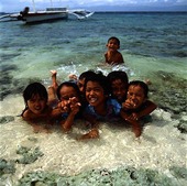 Barn som badar, Filippinerna