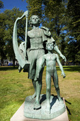 Staty i Rådhusparken i Jönköping, Småland