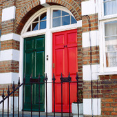 Två dörrar i England
