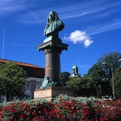 Byst av Jonas Alströmer, Alingsås