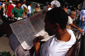 Tidningläsare på Cuba