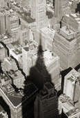 Skuggan av Empire State Building i New York, USA