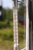 Termometer som visar 35 grader varmt