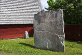 Runsten vid Jumkils kyrka, Uppland